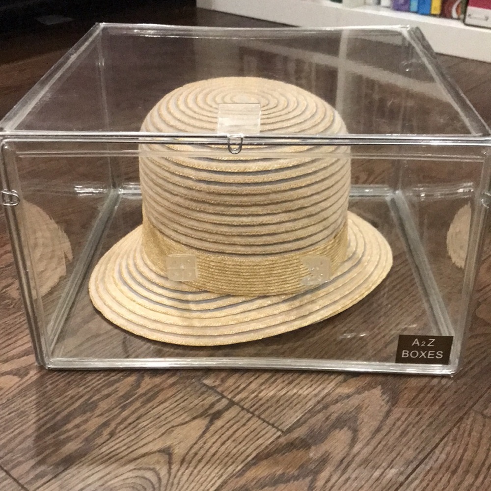 Clear hat box (hat box is not included) great for displaying in closet!
